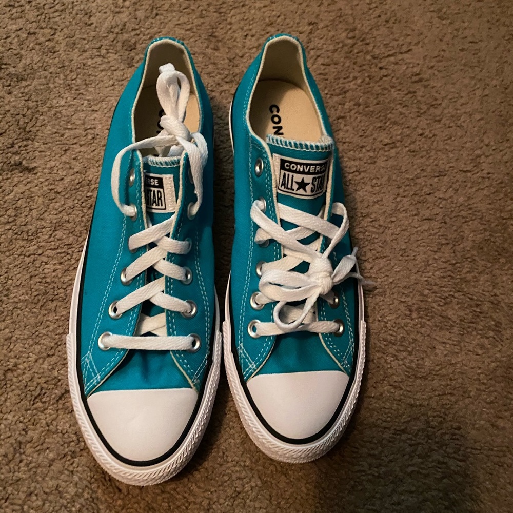 Converse women’s 8.5
